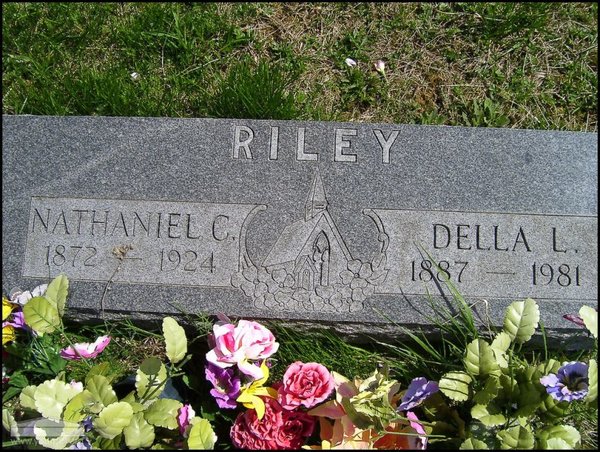 riley-nathaniel-della-tomb-mt-joy-cem.jpg