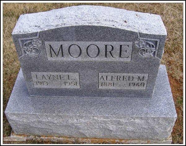 moore-alfred-layne-tomb-village-cem-_0.jpg