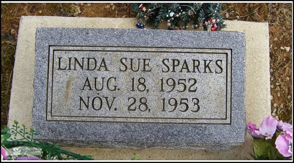sparks-linda-sue-tomb-village-cem.jpg