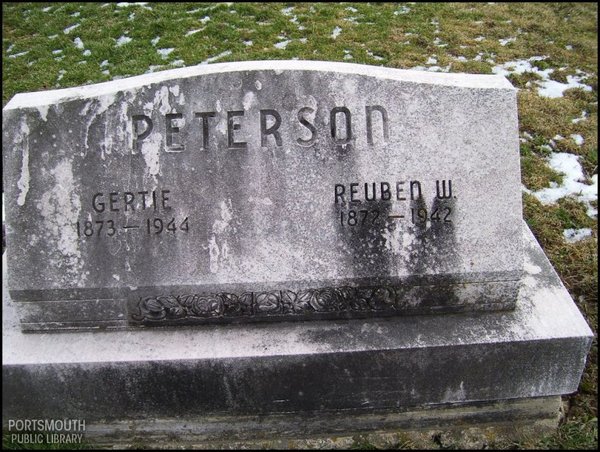 peterson-reuben-gertie-tomb-locust-grove-cem.jpg