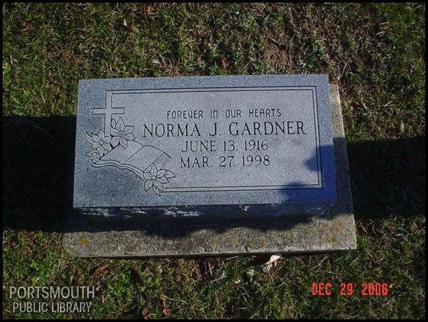 gardner-norma-tomb-newman-cem.jpg
