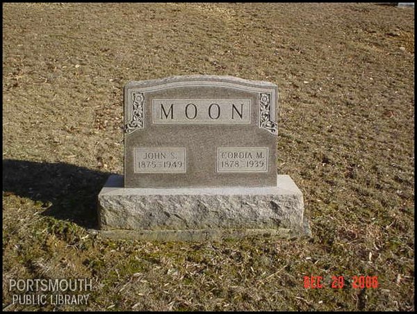 moon-john-cordia-tomb-newman-cem.jpg