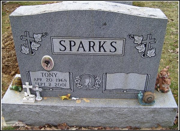 sparks-tony-tomb-scioto-burial-park.jpg