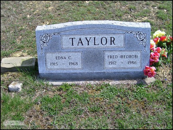 taylor-fred-edna-tomb-mt-joy-cem.jpg