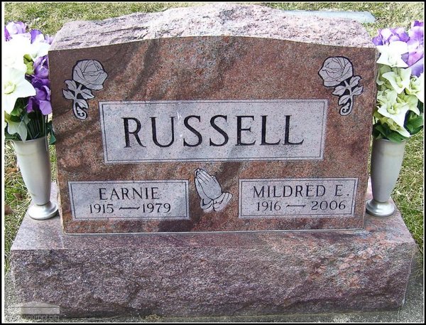 russell-earnie-mildred-tomb-scioto-burial-park.jpg