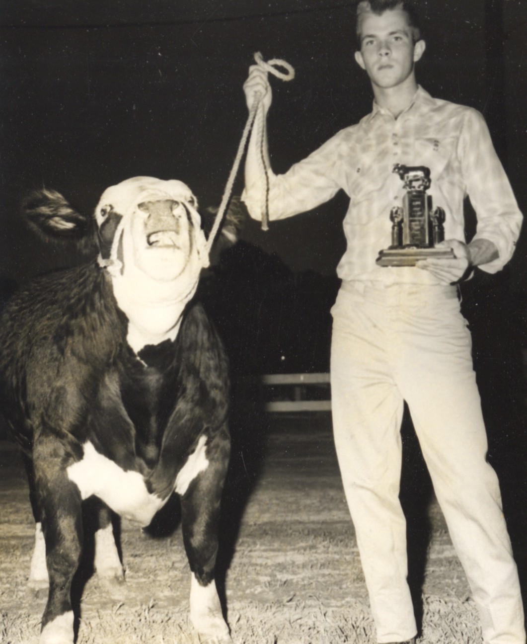 award in steer show.jpg