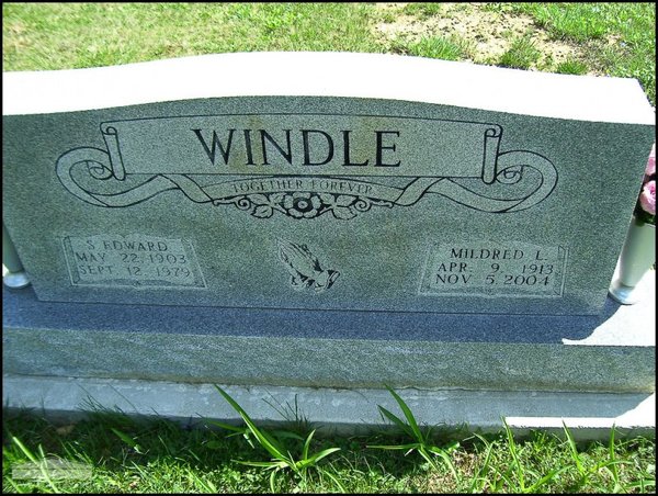 windle-s-edward-mildred-tomb-mt-joy-cem.jpg