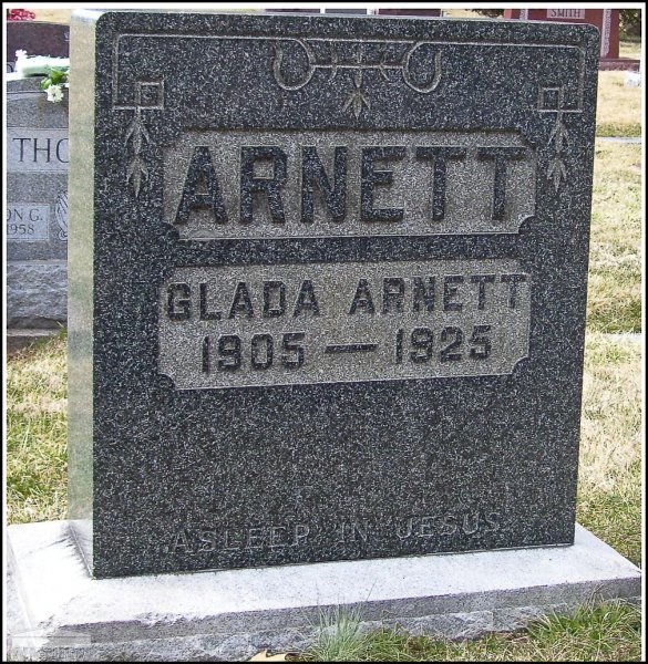 arnett-glada-tomb-scioto-burial-park.jpg