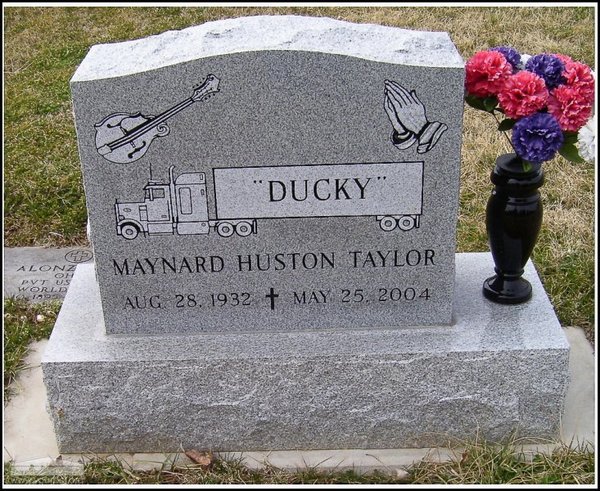 taylor-maynard-tomb-scioto-burial-park.jpg