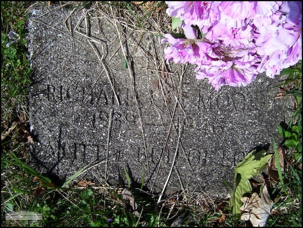 moore-richard-tomb-mt-joy-cem.jpg