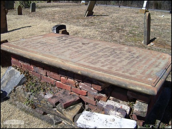 lodwick-hannah-tomb-village-cem-above-ground.jpg