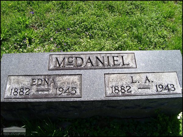 mcdaniel-l-a-edna-tomb-rushtown-cem.jpg