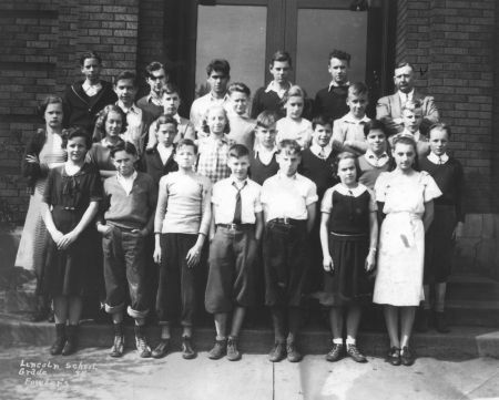 lincoln-school-photo.jpg