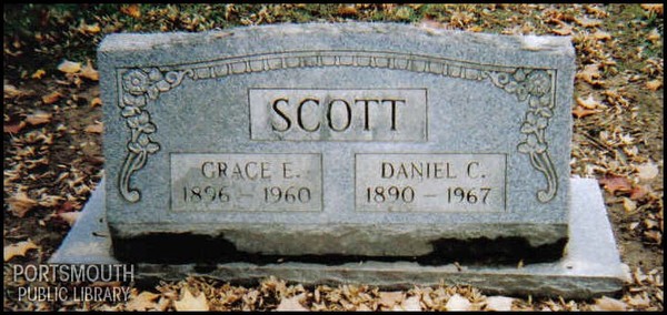 scott-daniel-grace-tomb-greenlawn-cem.jpg