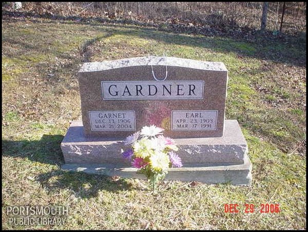 gardner-garnet-earl-tomb-newman-cem.jpg