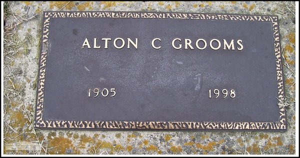 grooms-alton-tomb-west-union-ioof-cem.jpg