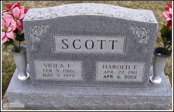 scott-harold-viola-tomb-village-cem.jpg