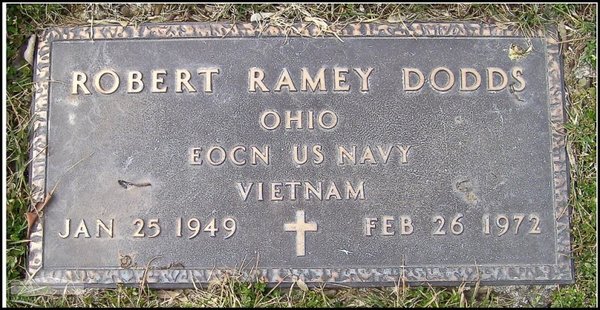 dodds-robert-tomb-scioto-burial-park.jpg