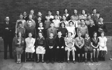 8th-grade-lincoln-school-1935.jpg