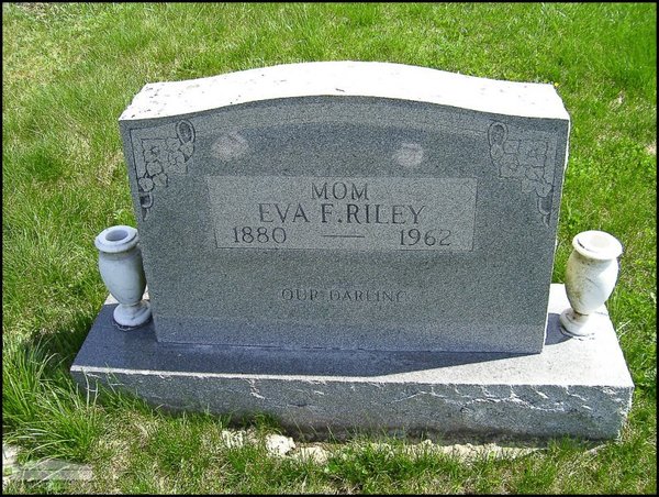 riley-eva-f-tomb-mt-joy-cem.jpg