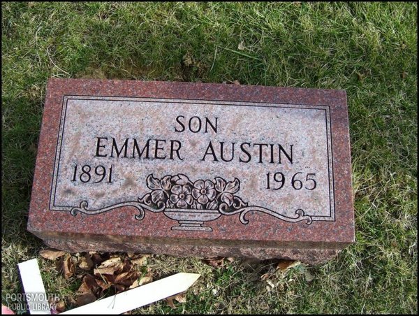 austin-elmer-tomb-evergreen-cem.jpg