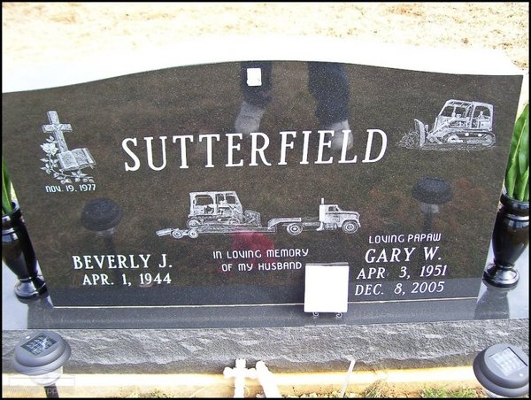 sutterfield-gary-beverly-tomb-village-cem.jpg