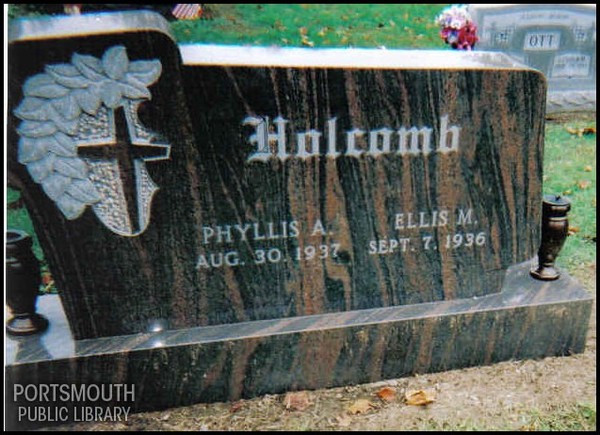 holcomb-ellis-phyllis-tomb-greenlawn-cem.jpg