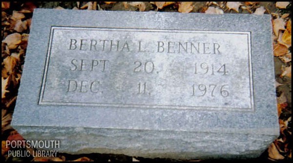 benner-bertha-tomb-greenlawn-cem.jpg