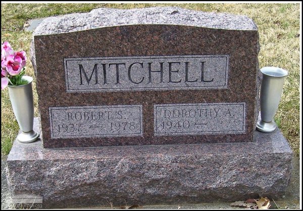 mitchell-robert-dorothy-tomb-scioto-burial-park.jpg