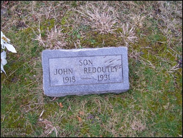 redoutey-john-tomb-garvin-cem.jpg