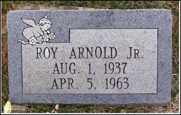 arnold-roy-jr-tomb-village-cem.jpg