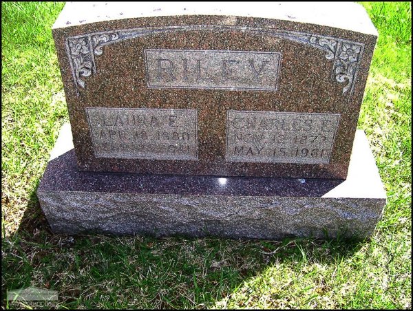 riley-charles-laura-tomb-mt-joy-cem.jpg