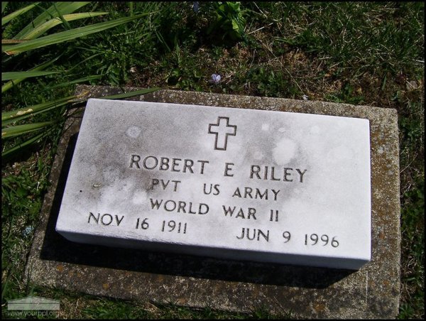 riley-robert-e-tomb-mt-joy-cem.jpg