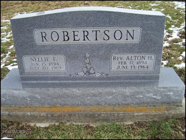 robertson-alton-nellie-tomb-locust-grove-cem.jpg