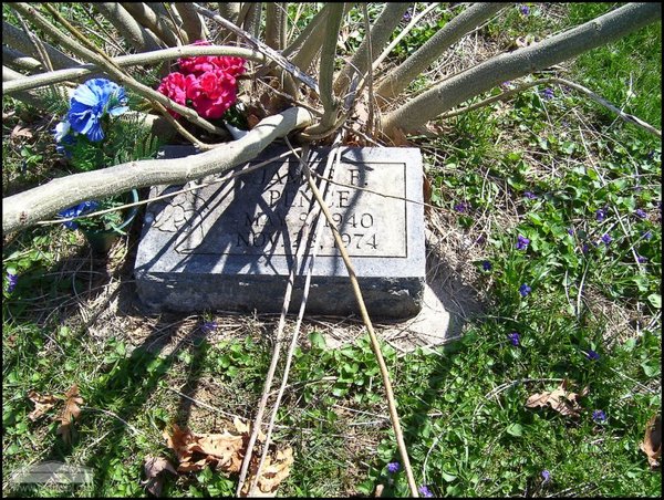 pence-james-f-tomb-mt-joy-cem.jpg