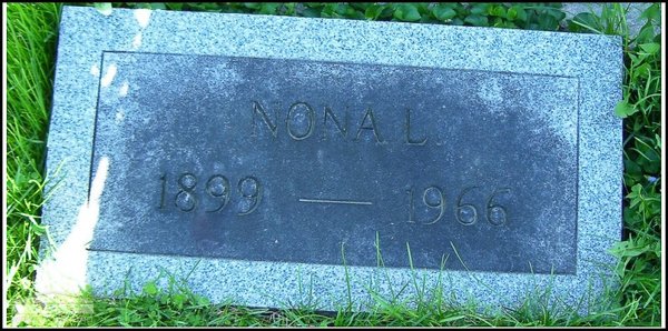 penn-nona-l-tomb-rushtown-cem.jpg