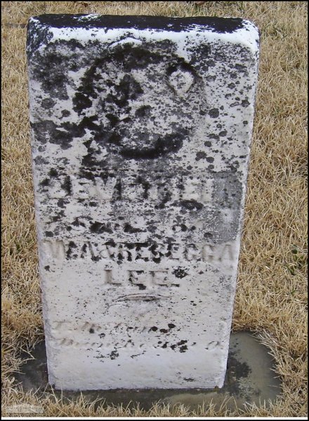 lee-levetier-tomb-village-cem.jpg