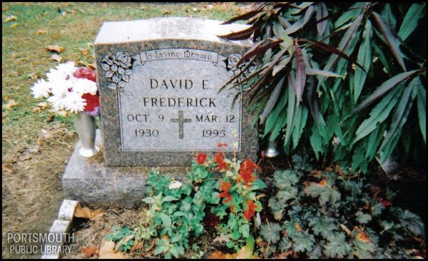 frederick-david-e-tomb-greenlawn-cem.jpg