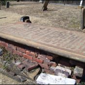 lodwick-hannah-tomb-village-cem-above-ground.jpg