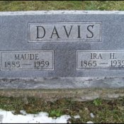 davis-ira-maude-tomb-locust-grove-cem.jpg