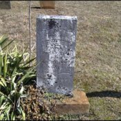 lowe-hester-tomb-village-cem.jpg