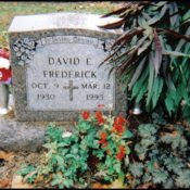 frederick-david-e-tomb-greenlawn-cem.jpg